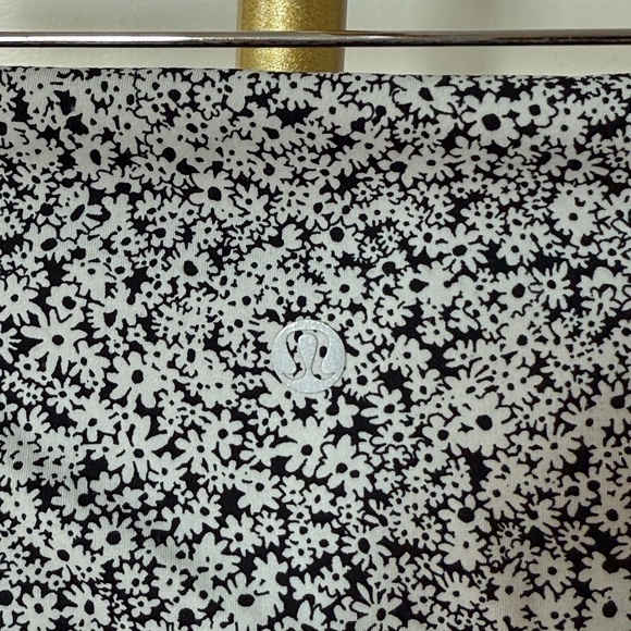 Lululemon Wunder Under Hi-Rise Cropped Leggings in Luxtreme Daisy Flower - 6 - Picture 3 of 5